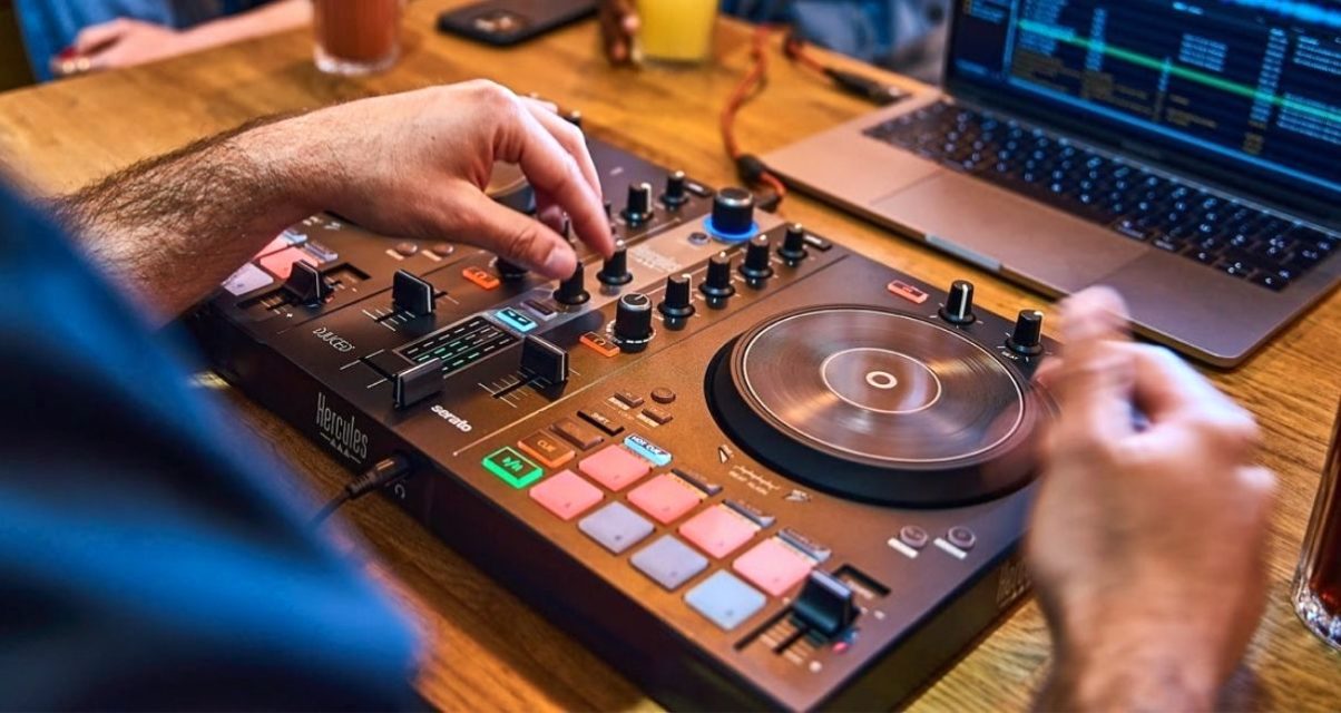El nuevo -y próximo a lanzarse- Hercules Inpulse 300 Mk2 funcionará con Serato