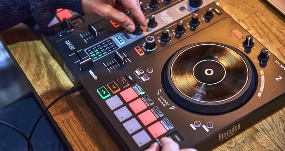 Ya está disponible el nuevo Hercules DJControl Inpulse 300 Mk2