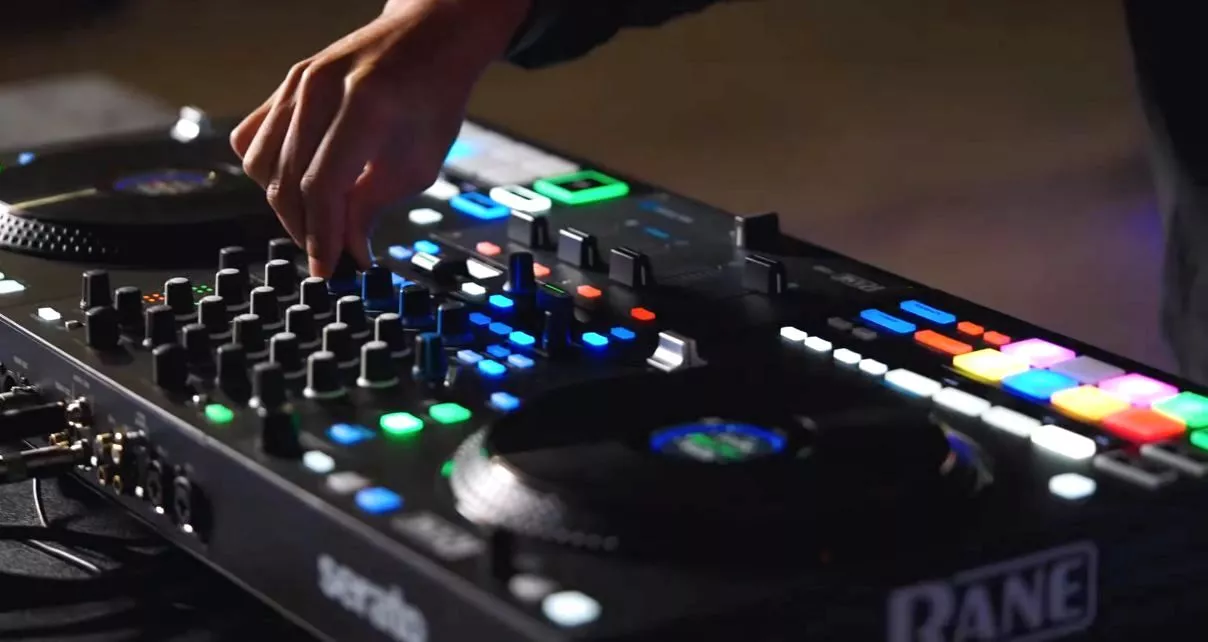 Rane Four finalmente llega al mercado