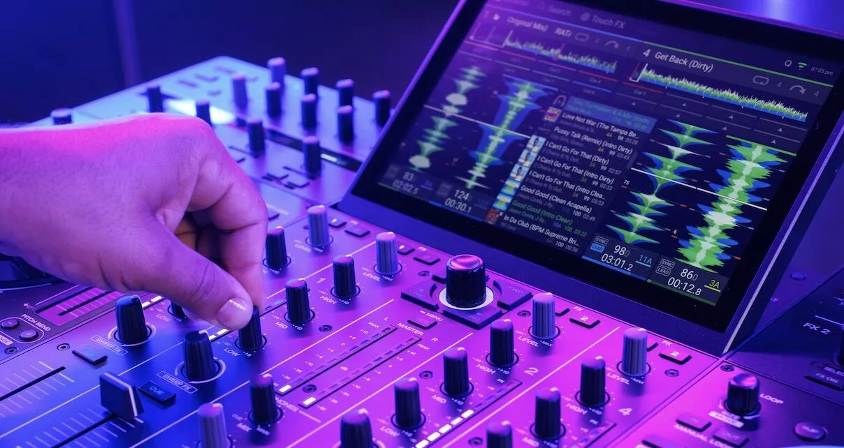 Conoce el nuevo controlador DJ: Denon DJ Prime 4+
