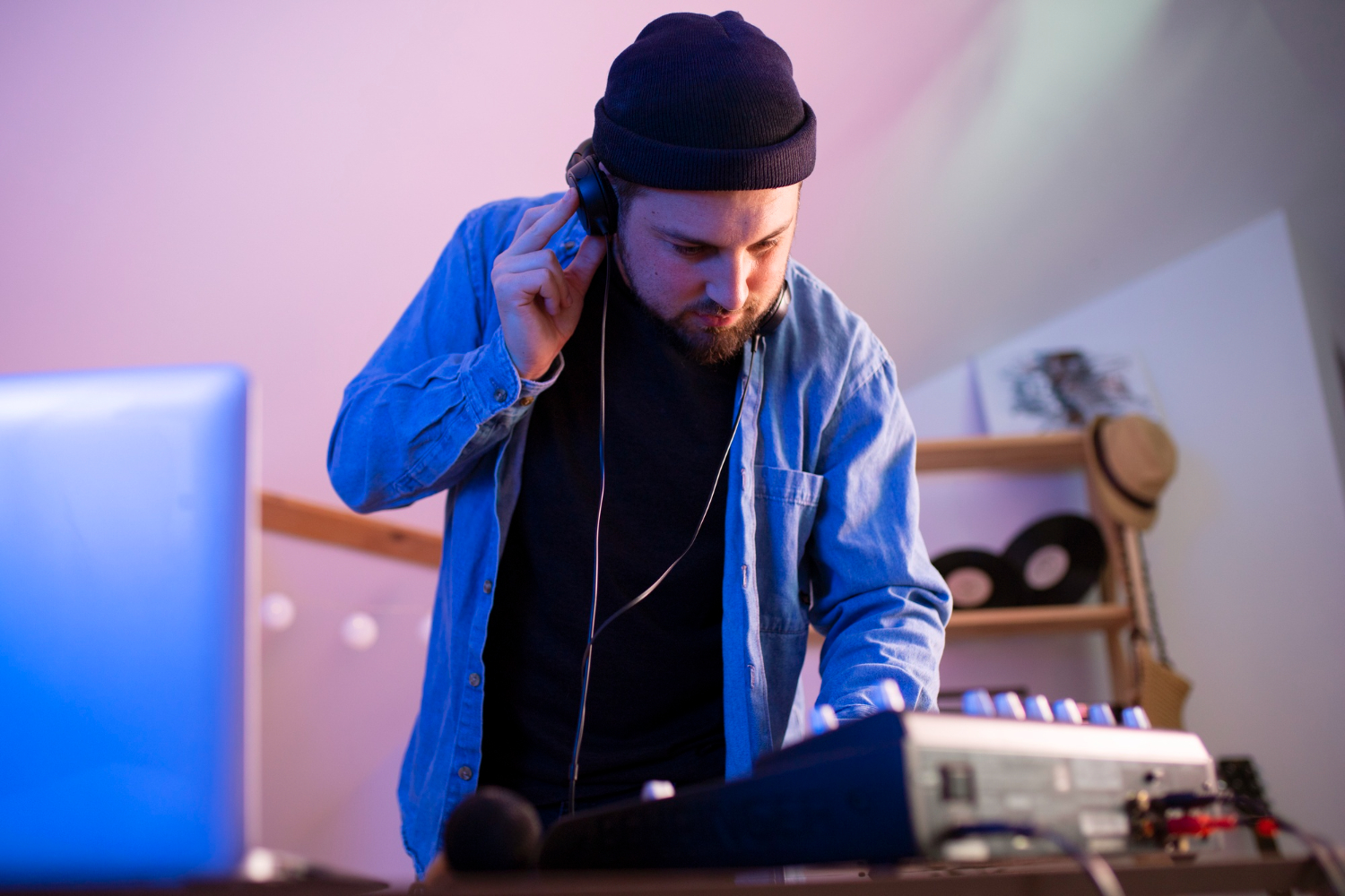 Las Mejores Gorras para DJs: Estilo, Comodidad y Actitud en el Escenario
